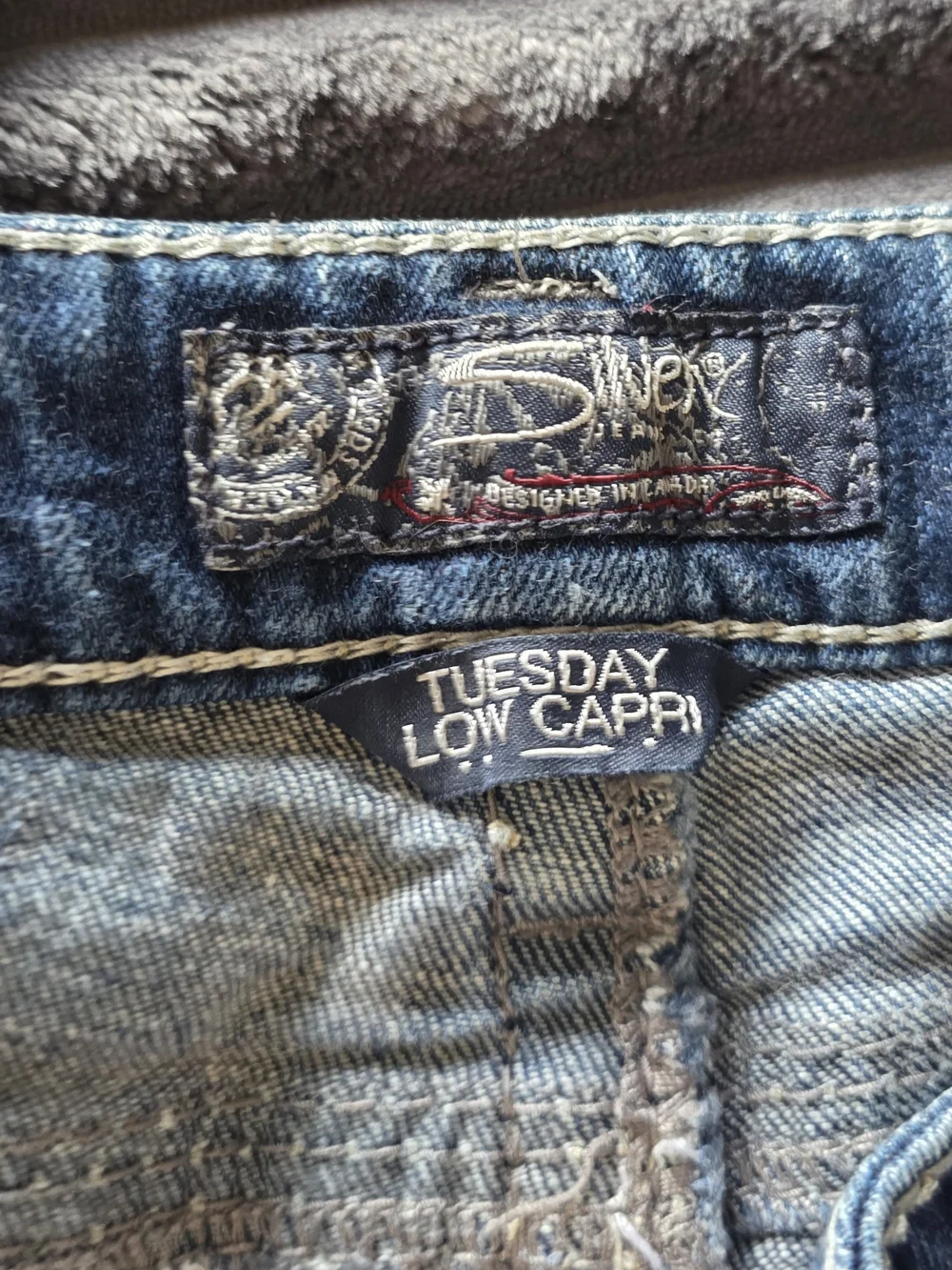 Silvers Blue Capris with Embroidered Back Pockets - Picture 3 of 4